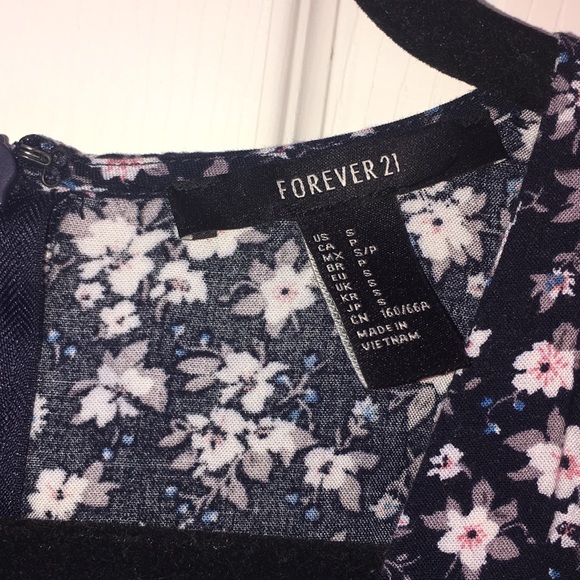 Cute Floral Romper - Picture 3 of 3